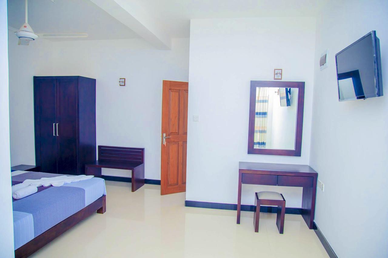 Ruki Sea Reach Hotel Kudapaduwa ภายนอก รูปภาพ