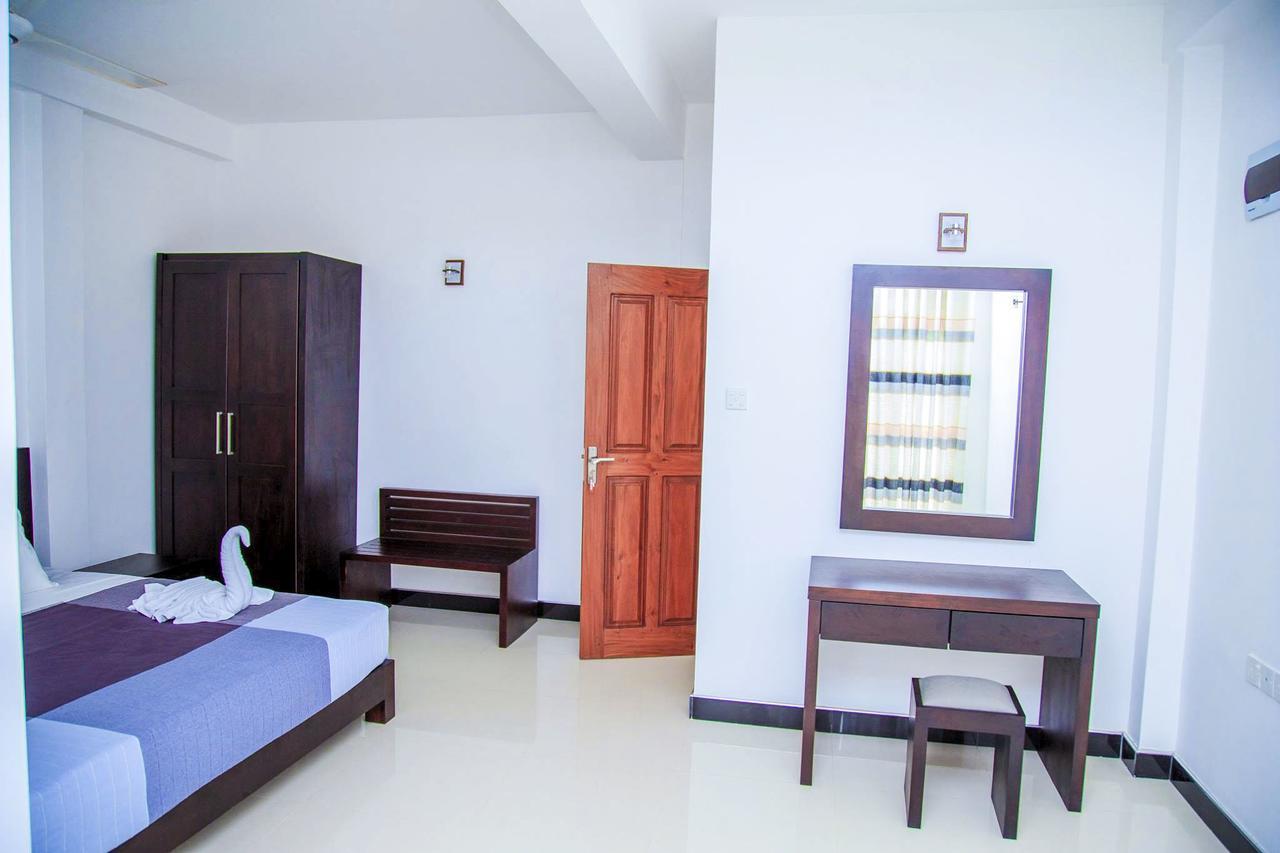 Ruki Sea Reach Hotel Kudapaduwa ภายนอก รูปภาพ